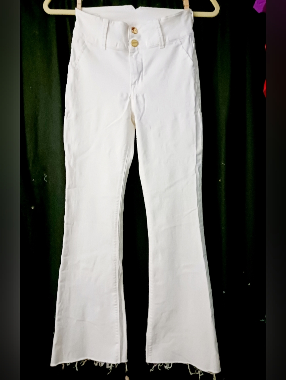 White High-Waist Stretch  Flared Jeans